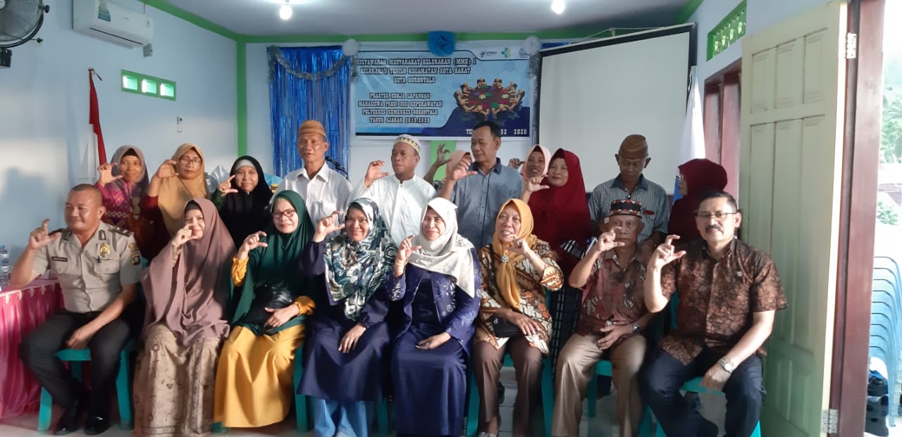 PKL Keperawatan - Foto Bersama Kelompok I PKL dengan Peserta Musyawara Masyarakat Kelurahan (MMK) I. DI Kelurahan Tenilo, Kec. Kota Barat, Kota Gorontalo. Jumat, (28-02-2020).
