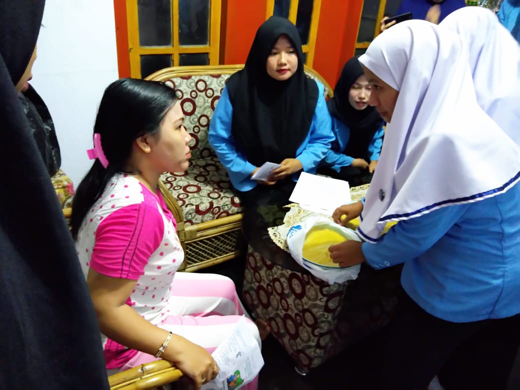 PKL Gizi - Pemberian Makan Diet pada Seorang warga Tinggi Kalori Tinggi Protein (TKTP) di Kelurahan Donggala Kec. Kota Selatan Kota Gorontalo. Selasa, (04-03-2020).