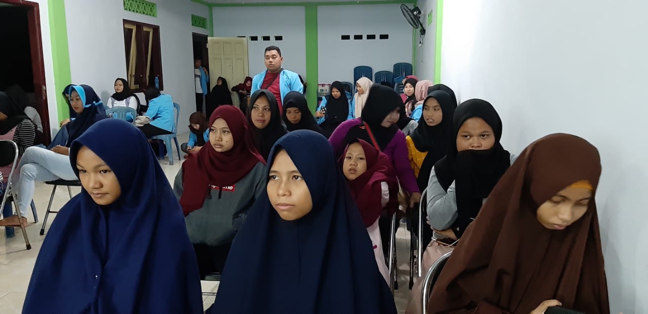 PKL Keperawatan - Peserta Penyuluhan Narkoba, Kespro dan Manfaat TTD yang di hadiri oleh Remaja Kelurahan Tenilo Kec. Kota Tengah Kota Gorontalo. Rabu, (05-03-2020).