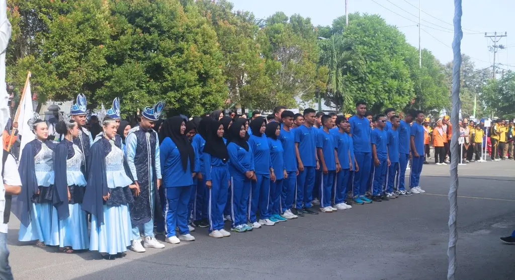Kontingen Poltekkes Kemenkes Gorontalo pada Pembukaan Pornimakes sumapua ke V