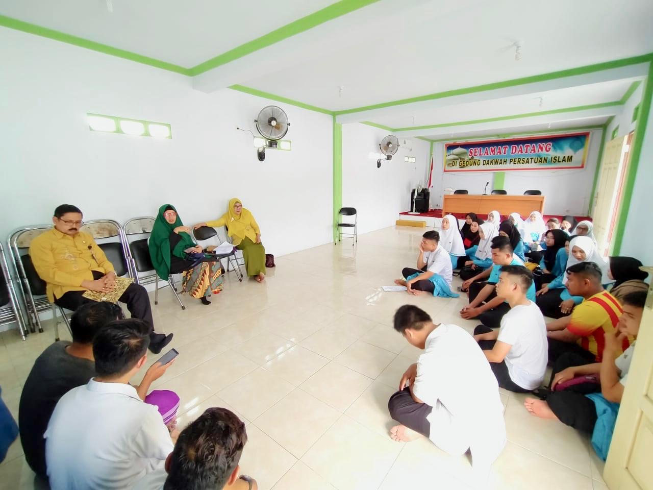 Bimbingan Tabulasi Data Bagi Mahasiswa PKL Di Kel. Tenilo Kec. Kota Barat
